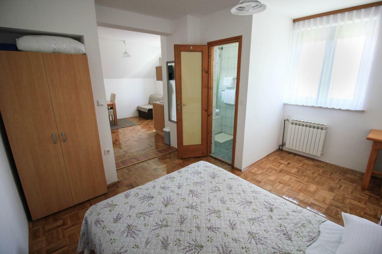 House Milan Hotel Rastovača Kültér fotó