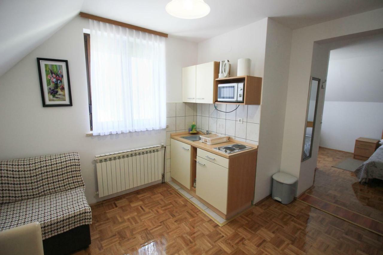 House Milan Hotel Rastovača Kültér fotó
