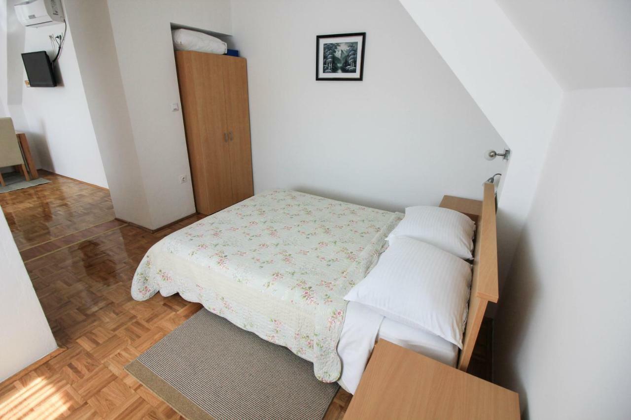 House Milan Hotel Rastovača Kültér fotó