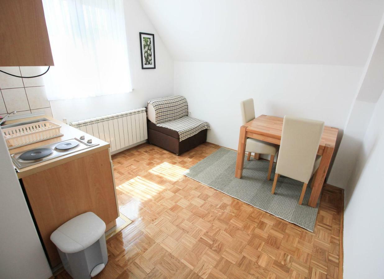House Milan Hotel Rastovača Kültér fotó