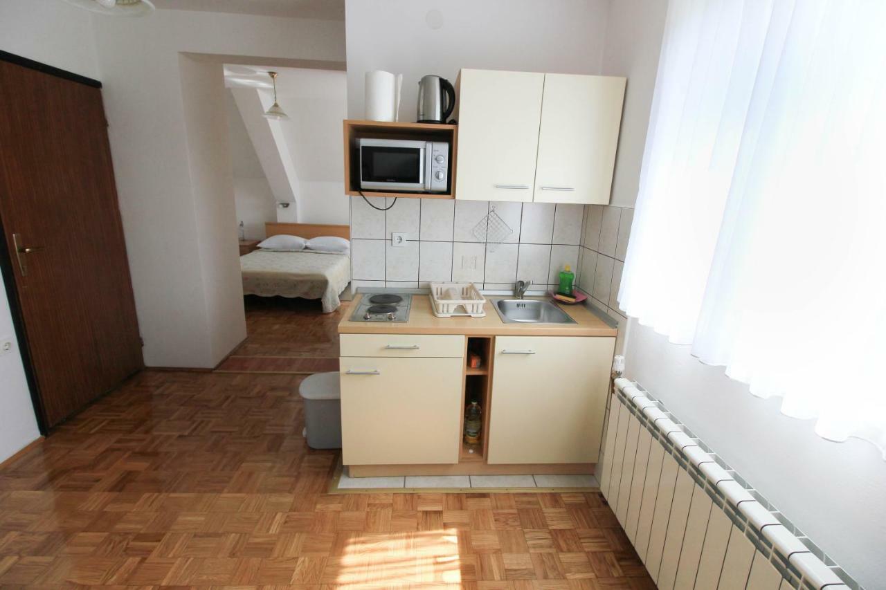 House Milan Hotel Rastovača Kültér fotó